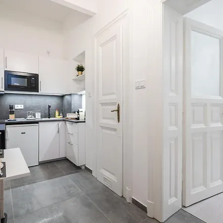 Stellar Dwell Apartmán
