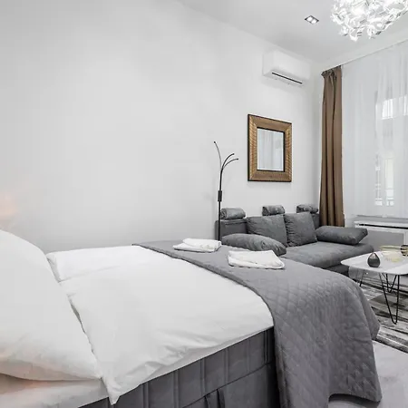 Stellar Dwell * Budapeszt