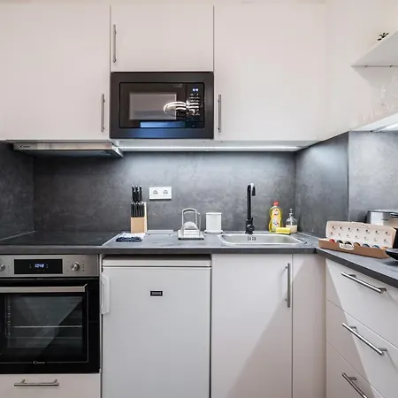 Stellar Dwell Apartment *